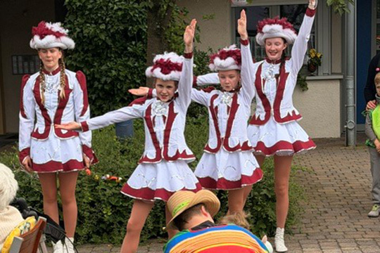 caritaspb_haus_veronika_veranstaltungen_sommerfest_trifft_karneval_im_st_veronika_01